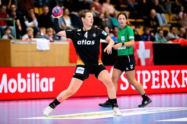 Handball, Frauen Laenderspiel - Schweiz - Deutschland Alina Grijseels (Deutschland) St. Gallen Kreuzbleiche Schweiz