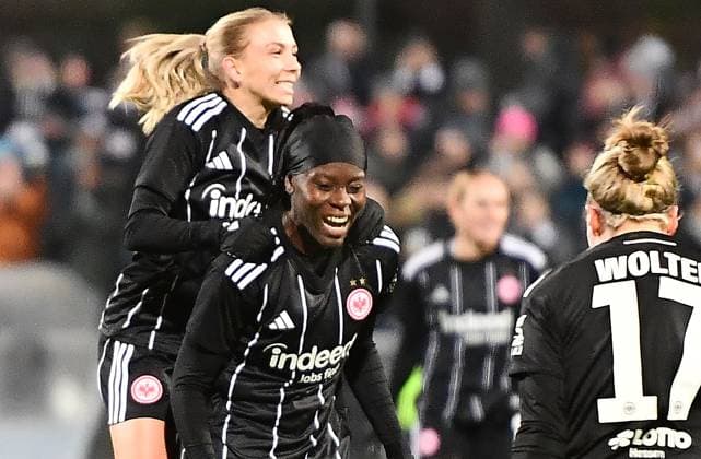 20.11.2025, xhbx, Fussball UEFA Women EuropaCup, Eintracht Frankfurt Frauen - PSV Eindhoven v.l. Torjubel, Goal celebration, celebrate the goal 3:1 Elisa Senß (Eintracht Frankfurt Damen), Nicole Anyomi (Eintracht Frankfurt Damen), Pia-Sophie Wolter (Eintracht Frankfurt Damen) (DFL DFB REGULATIONS PROHIBIT ANY USE OF PHOTOGRAPHS as IMAGE SEQUENCES and or QUASI-VIDEO) Frankfurt