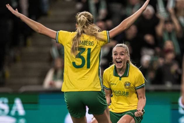 251120 Smilla Holmberg and Anna Josendal of Hammarby celebrates after 2-1 during the UEFA Women s Europa Cup football match between Hammarby and Ajax on November 20, 2025 in Stockholm. Photo: Emma Wallskog BILDBYRAN COP 320 EW0590 fotboll football soccer fotball europa cup hammarby ajax uefa womens europa cup dam bbeng jubel celebrates Copyright: EMMAxWALLSKOG BB251120EW057