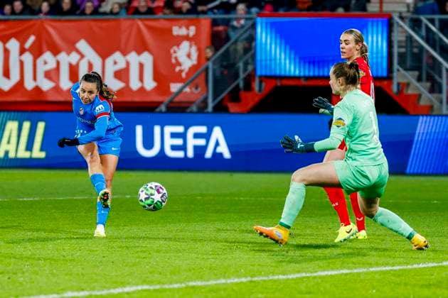 Amaiyur Sarriegi of Atletico Madrid shoots on goal FC Twente v Club Atletico de Madrid, UEFA Women s Champions League 2025 26 League Phase MD4, FC Twente v Club Atletico de Madrid, FC Twente Stadion, November 20, 2025, Enschede, Netherlands.