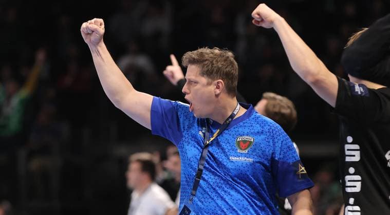 Trainer Nicolej Krickau jubelt Freude Emotion Jubel Handball CL Championsleague Champions League Herren 8. Spieltag Saison 2025 2026 20.11.2025 Füchse Berlin vs Sporting CP Lissabon LCP in der Max Schmeling Halle