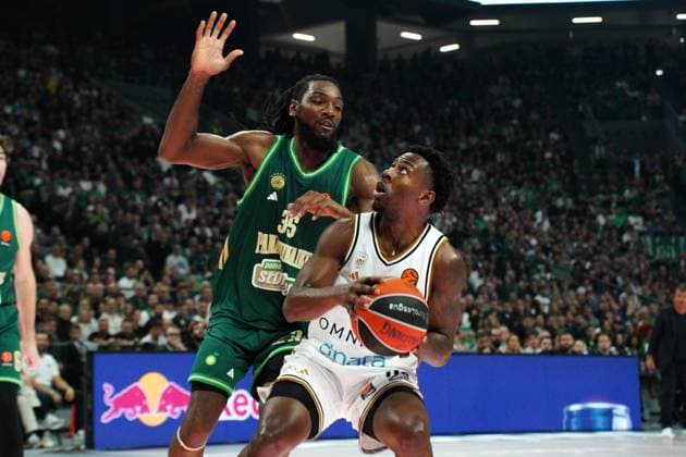 November 20, 2025, Athens, Athens, Greece: MCKINLEY WRIGHT and KENNETH FARIED in action during the EuroLeague Round 12 game between Panathinaikos Aktor BC and Dubai at Telekom Center Athens on November 20, 2025 Athens Greece - ZUMAa226 20251120_zip_a226_002 Copyright: xGiorgosxArapekosx