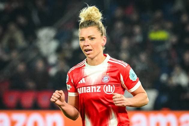 November 20, 2025, Paris, France, France: Linda DALLMANN of Bayern Munich celebrates his goal during the UEFA Women s Champions League, League Phase MD4 match between Paris Saint-Germain and FC Bayern Munich at Parc des Princes Stadium on November 20, 2025 in Paris, France. Paris France - ZUMAm308 20251120_zsp_m308_004 Copyright: xMatthieuxMirvillex
