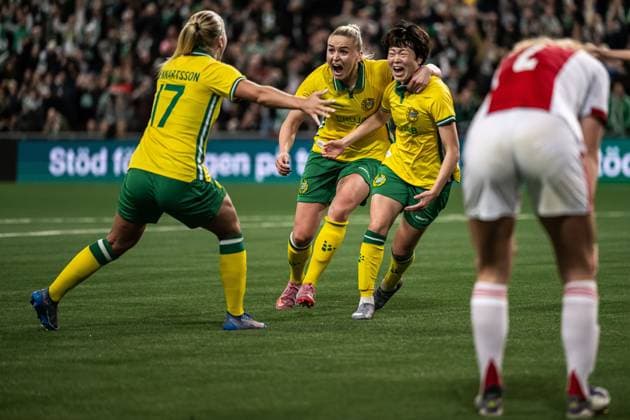 251120 Asato Miyagawa of Hammarby celebrates with Stina Lennartsson and Anna Josendal after 1-1 during the UEFA Women s Europa Cup football match between Hammarby and Ajax on November 20, 2025 in Stockholm. Photo: Emma Wallskog BILDBYRAN COP 320 EW0590 fotboll football soccer fotball europa cup hammarby ajax uefa womens europa cup dam bbeng jubel Copyright: EMMAxWALLSKOG BB251120EW120