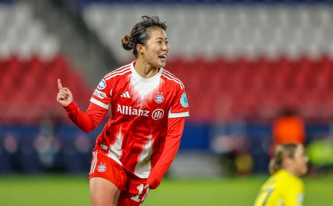 FRA, Paris, Paris St. Germain vs FC Bayern München, Women s Champions League, UEFA, Saison 2526, Parc des Princes, 4. Spieltag im Bild: Momoko Tanikawa (Bayern München 18), Tor und Jubel DFB DFL REGULATIONS PROHIBIT ANY USE OF PHOTOGRAPHS AS IMAGE SEQUENCES AND OR QUASI-VIDEO, 20.11.2025 Copyright: HMBxMedia HendrikxHamelau