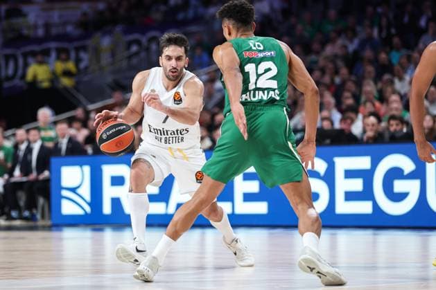 November 20, 2025, Madrid, Madrid, SPAIN: Facundo Campazzo of Real Madrid and Maodo Lo of Zalgiris Kaunas in action during the Turkish Airlines EuroLeague Regular Season Round 12 match between Real Madrid and Zalgiris Kaunas at Movistar Arena on November 20, 2025 in Madrid, Spain. Madrid SPAIN - ZUMAa181 20251120_zaa_a181_133 Copyright: xIrinaxR.xHipolitox