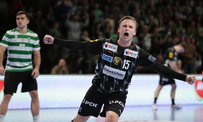 Tobias Schjoelberg Groendahl jubelt nach Torerfolg Freude Emotion Jubel Handball CL Championsleague Champions League Herren 8. Spieltag Saison 2025 2026 20.11.2025 Füchse Berlin vs Sporting CP Lissabon LCP in der Max Schmeling Halle
