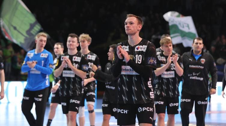vorn Mathias Gidsel, Füchse Mannschaft jubelt nach Spielende Freude Emotion Jubel Handball CL Championsleague Champions League Herren 8. Spieltag Saison 2025 2026 20.11.2025 Füchse Berlin vs Sporting CP Lissabon LCP in der Max Schmeling Halle