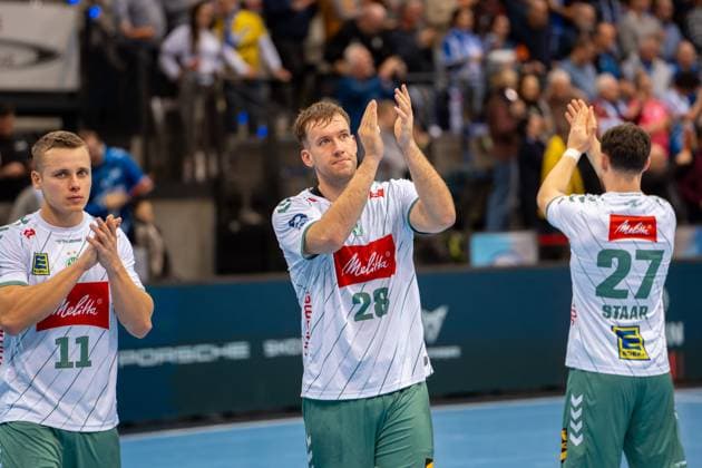 Handball I Herren I Saison 2025-2026 I Bundesliga I 13. Spieltag I TVB Stuttgart - GWD Minden I 20.11.2025 Mats Korte (11, GWD Minden) und Tom Bergner (28, GWD Minden) enttäuscht nach der Niederlage Stuttgart Porsche Arena Baden-Württemberg Deutschland Copyright: xLobeca MaxxPetershansx