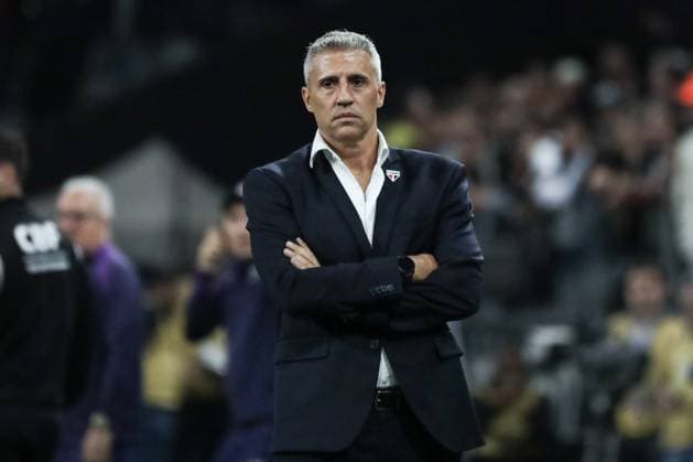 Corinthians e Sao Paulo pelo Campeonato Brasileiro Sao Paulo s coach, Hernan Crespo, during the match against Corinthians for the 34th round of the Brazilian Championship, at Neo Quimica Arena, in the east zone of Sao Paulo, this Thursday, the 20th. SoO PAULO SP BRAZIL Copyright: xMarinaxUezimax