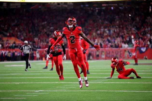 November 20, 2025, Houston, Texas, U.S: Houston Texans safety Calen Bullock (2) reacts after an interception during the fourth quarter of the NFL, American Football Herren, USA game between the Houston Texans and the Buffalo Bills at NRG Stadium in Houston, TX on November 20, 2025. Houston U.S - ZUMAw137 20251120_aap_w137_095 Copyright: xErikxWilliamsx