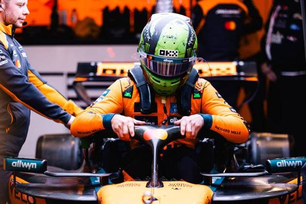 F1 - LAS VEGAS GRAND PRIX 2025 NORRIS Lando (gbr), McLaren F1 Team MCL39, portrait during the 2025 Formula 1 Las Vegas Grand Prix, 22th round of the 2025 FIA Formula One World Championship, WM, Weltmeisterschaft from November 21 to 23, 2025 on the Las Vegas Strip Circuit, in Paradise, Nevada, United States of America -  Copyright: xJoaoxFilipex