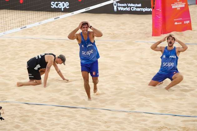 Beach volleyball, Beachvolleyball World Championship, WM, Weltmeisterschaft TÃ o Rotar and Arnaud Gauthier-Rat (FRA) celebrate victory over Sven Winter and Lukas Pfretzschner L. (GER) during the Men™s Quarter Final match of the Beach Volleyball World Championships at The Drive in Adelaide, Friday, November 21, 2025. ( NO ARCHIVING, EDITORIAL USE ONLY ADELAIDE SOUTH AUSTRALIA AUSTRALIA  Copyright: xMATTxTURNERx 20251121143711961665