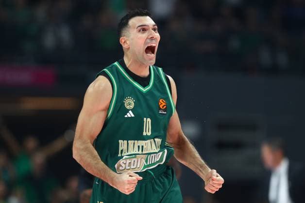 EuroLeague Basketball, Panathinaikos AKTOR Athens vs Dubai Basketball - Kostas Sloukas, 10 of Panathinaikos AKTOR Athens react during the Euroleague regular season basketball match between Panathinaikos AKTOR Athens and Dubai Basketball held at OAKA Altion in Athens, Grecee, 20 November 2025. ATHENS Greece Copyright: xOnexInchxProductionsx 6742001