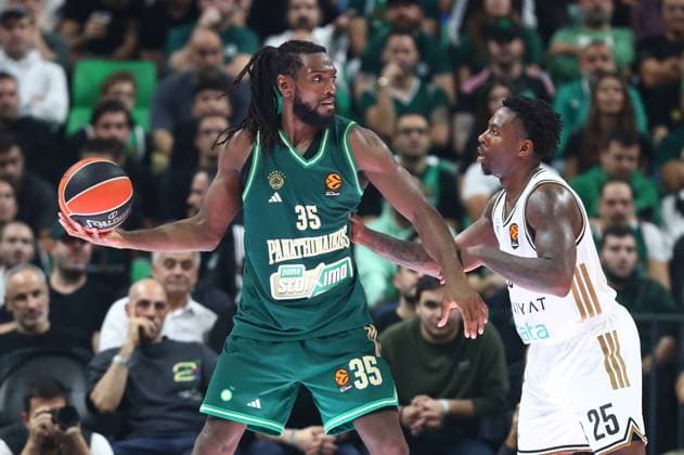 EuroLeague Basketball, Panathinaikos AKTOR Athens vs Dubai Basketball - Kenneth Faried, 35 of Panathinaikos AKTOR Athens in action during the Euroleague regular season basketball match between Panathinaikos AKTOR Athens and Dubai Basketball held at OAKA Altion in Athens, Grecee, 20 November 2025. ATHENS Greece Copyright: xOnexInchxProductionsx 6742035