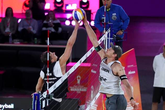Beach volleyball, Beachvolleyball World Championship, WM, Weltmeisterschaft Nils Ehlers and Clemens Wickler (GER) v Ondrej Perusic and David Schweiner (CZE) during the Men™s Quarter Final match of the Beach Volleyball World Championships at The Drive in Adelaide, Friday, November 21, 2025. ( NO ARCHIVING, EDITORIAL USE ONLY ADELAIDE SOUTH AUSTRALIA AUSTRALIA  Copyright: xMATTxTURNERx 20251121130740916285