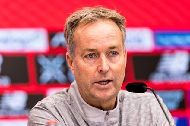 1. Fußball-Bundesliga: Pressekonferenz Bayer 04 Leverkusen; 21.11.2025 Kasper Hjulmand (Cheftrainer Bayer 04 Leverkusen) 1. Fußball Bundesliga: Pressekonferenz Bayer 04 Leverkusen vor dem Bundesligaspiel gegen den VfL Wolfsburg, Leverkusen, BayArena am 21.11.2025 Copyright: xBEAUTIFULxSPORTS Wunderlx