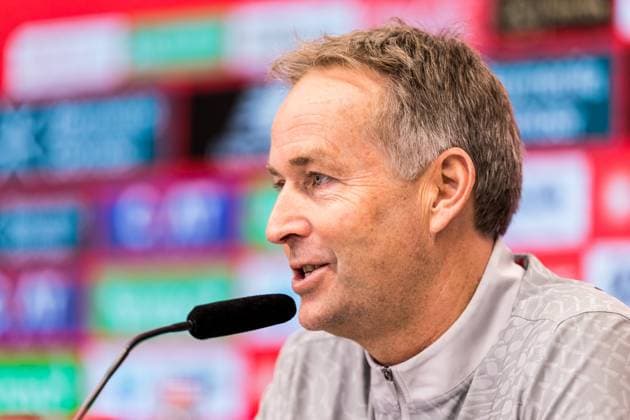 1. Fußball-Bundesliga: Pressekonferenz Bayer 04 Leverkusen; 21.11.2025 Kasper Hjulmand (Cheftrainer Bayer 04 Leverkusen) 1. Fußball Bundesliga: Pressekonferenz Bayer 04 Leverkusen vor dem Bundesligaspiel gegen den VfL Wolfsburg, Leverkusen, BayArena am 21.11.2025 Copyright: xBEAUTIFULxSPORTS Wunderlx