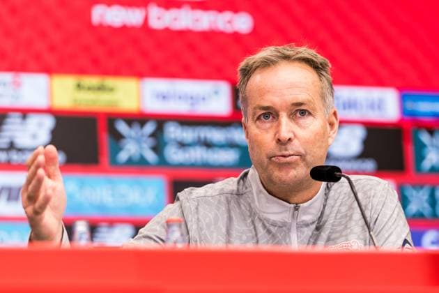 1. Fußball-Bundesliga: Pressekonferenz Bayer 04 Leverkusen; 21.11.2025 Kasper Hjulmand (Cheftrainer Bayer 04 Leverkusen) 1. Fußball Bundesliga: Pressekonferenz Bayer 04 Leverkusen vor dem Bundesligaspiel gegen den VfL Wolfsburg, Leverkusen, BayArena am 21.11.2025 Copyright: xBEAUTIFULxSPORTS Wunderlx