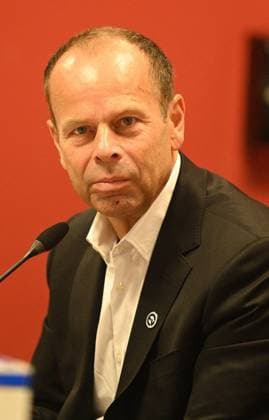 21.11.2025 xphx Offenbach am Main, Sparda-Bank-Hessen Stadion - Stadion Bieberer Berg Regionalliga Saison 2025 2026 Kickers Offenbach (OFC) - stellt Martin Pieckenhagen als neuen Sportgeschäftsführer vor Bild zeigt: OFC-Präsident Joachim Wagner