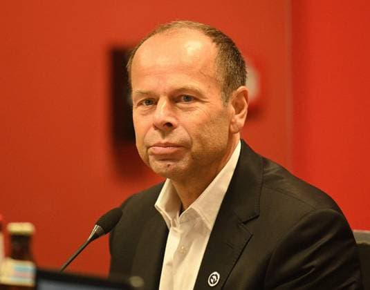 21.11.2025 xphx Offenbach am Main, Sparda-Bank-Hessen Stadion - Stadion Bieberer Berg Regionalliga Saison 2025 2026 Kickers Offenbach (OFC) - stellt Martin Pieckenhagen als neuen Sportgeschäftsführer vor Bild zeigt: OFC-Präsident Joachim Wagner