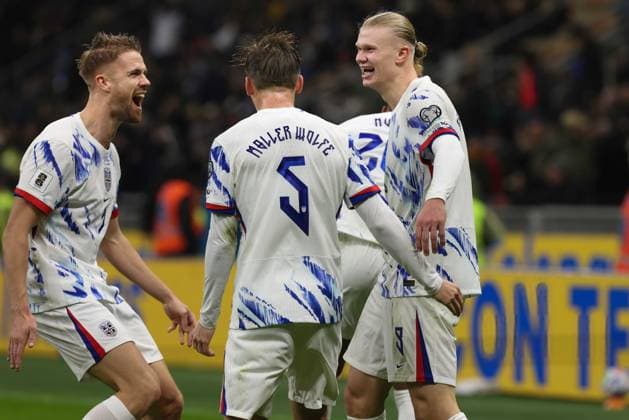 Italy vs Norway - UEFA World Cup 2026 Qualifiers Italy, Milan, 2025 11 16: Erling Haaland (Norway) scores and celebrates the 3-1 goal at 79 during soccer game Italy vs Norway, Uefa World Cup 2026 Qualifiers - Europe Group I at San Siro stadium Italy, Milan, 2025 11 16: Italy vs Norway, Uefa World Cup 2026 Europe Qualifiers, Group I - MD 10 at San Siro Stadium. Milan Italy Copyright: FabrizioxAndreaxBertani