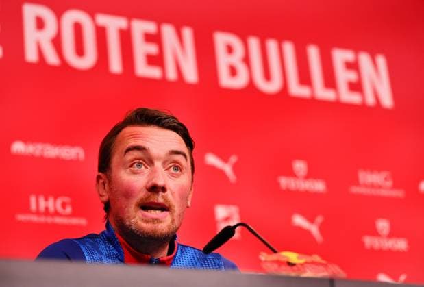 RB Leipzig - Trainer PK Leipzig, 21.11.2025, RBL Fussball-Akademie, Fußball Bundesliga , RB Leipzig Frauen - Pressekonferenz , Im Bild: Cheftrainer Jonas Stephan (Bundesliga Frauen). ,
