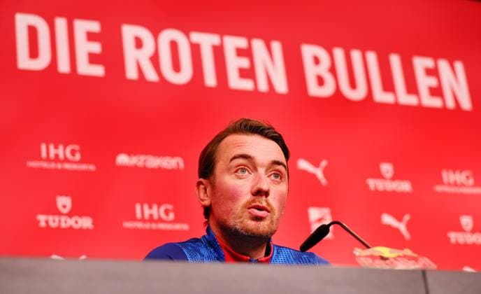 RB Leipzig - Trainer PK Leipzig, 21.11.2025, RBL Fussball-Akademie, Fußball Bundesliga , RB Leipzig Frauen - Pressekonferenz , Im Bild: Cheftrainer Jonas Stephan (Bundesliga Frauen). ,