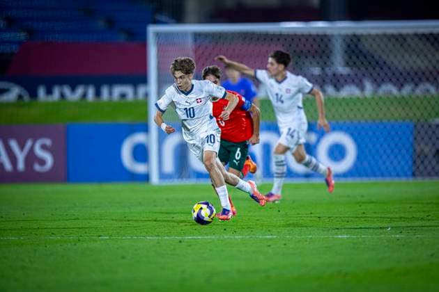Fussball FIFA WM U17, U 17 U 17 Weltmeisterschaft Katar 2025, Portugal vs Schweiz - Viertelfinale: Mladen Mijajlovic (Schweiz, 10) Copyright: xRedhaxHosnixSegganix