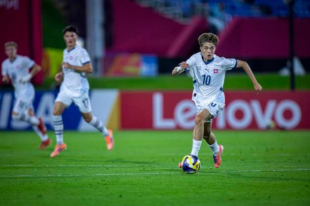 Fussball FIFA WM U17, U 17 U 17 Weltmeisterschaft Katar 2025, Portugal vs Schweiz - Viertelfinale: Mladen Mijajlovic (Schweiz, 10) Copyright: xRedhaxHosnixSegganix