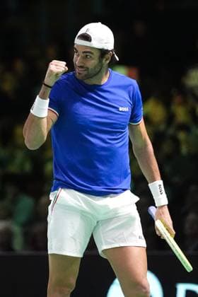 Matteo Berrettini celebrates during the Davis Cup Finals 2025 Semifinals match between Matteo Berrettini (Italy) and Raphael Collignon (Belgium) at Bologna Fiere, Bologna, Italy - November 21, 2025. - Tennis.  Copyright: xMassimoxPaolone LaPressex