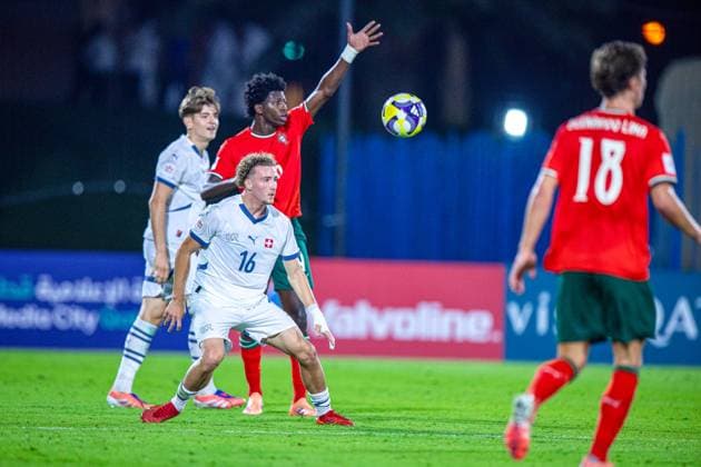 Fussball FIFA WM U17, U 17 U 17 Weltmeisterschaft Katar 2025, Portugal vs Schweiz - Viertelfinale: Anisio Cabral (Portugal, 9) Marco Correia (Schweiz, 16) Copyright: xRedhaxHosnixSegganix