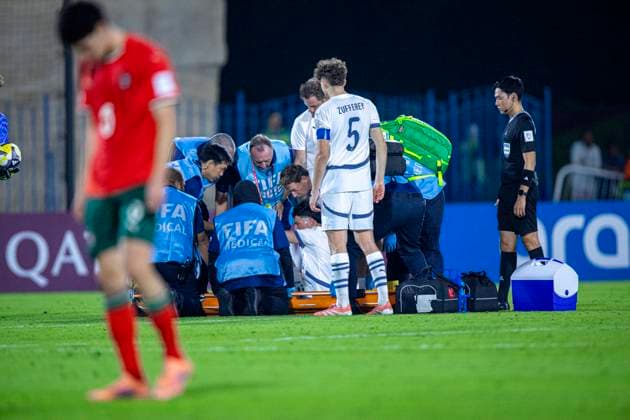 Fussball FIFA WM U17, U 17 U 17 Weltmeisterschaft Katar 2025, Portugal vs Schweiz - Viertelfinale: Sanitäter, Rettung Copyright: xRedhaxHosnixSegganix