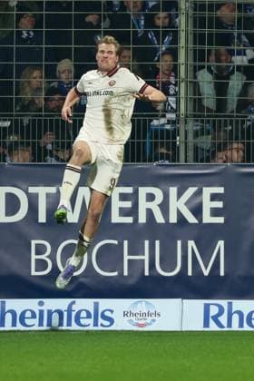 Bochum, Vonovia Ruhrstadion, 21.11.25, GER, Herren, 2. Bundesliga, Saison 2025 - 2026, VfL 1848 Bochum - Dynamo Dresden, Vincent Vermeij (Dynamo Dresden) jubelt nach seinem Tor zum 0:2 DFB DFL REGULATIONS PROHIBIT ANY USE OF PHOTOGRAPHS AS IMAGE SEQUENCES AND OR QUASI-VIDEO.
