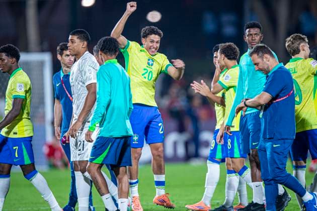 Fussball FIFA WM U17, U 17 U 17 Weltmeisterschaft Katar 2025, Marokko vs Brasilien - Viertelfinale: Jubel beim brasilianischen Team nach dem Sieg und dem Weiterkommen. Freude, Emotionen, Jubel Copyright: xRedhaxHosnixSegganix