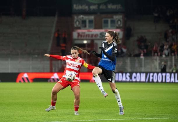Fußball, Frauen, Saison 2025 2026, Google Pixel Frauen-Bundesliga (11. Spieltag), 1. FC Union Berlin - Hamburger SV, v. l. Lisa Heiseler (1. Frauen 1. FC Union), Lotta Wrede (Hamburger SV), 21.11. 2025, Copyright: xMatthiasxKochx
