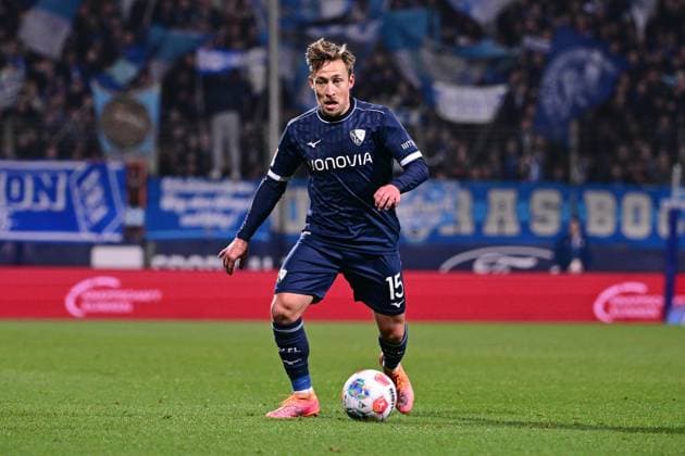 Felix Passlack 15 (Vfl Bochum), VfL Bochum vs. Dynamo Dresden, Fussball, 2. Bundesliga, 13. Spieltag, 21.11.2025 DFB regulations prohibit any use of photographs as image sequences and or quasi-video Bochum Nordrhein-Westfalen Deutschland