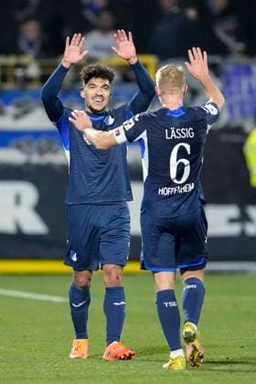 v.li.: Valentin Gendrey (TSG II, 2), Valentin Lässig (TSG II, 6), Spieler der TSG 1899 Hoffenheim II (U23), jubeln über das Tor zum 3:0, Jubel, Torjubel, Torerfolg, celebrate the goal, goal, celebration, jubelt ueber das Tor, Freuen, Freude, freut sich, optimistisch, positiv, Spielszene, Highlight, Action, Aktion, 21.11.2025, Sinsheim (Deutschland), Fussball, 3. Liga, TSG 1899 Hoffenheim II - MSV Duisburg, DFB DFL REGULATIONS PROHIBIT ANY USE OF PHOTOGRAPHS AS IMAGE SEQUENCES AND OR QUASI-VIDEO.