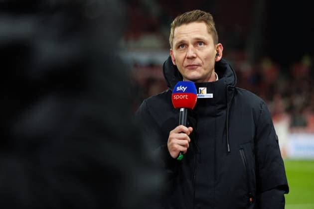 Niko Bungert (Sportdirektor FSV Mainz 05), FSV Mainz 05 vs TSG Hoffenheim, Fussball, 1. Bundesliga, 11. Spieltag, Saison 2025 2026, 21.11.2025 DFB regulations prohibit any use of photographs as image sequences and or quasi-video. FSV Mainz 05 vs TSG Hoffenheim, Fussball, 1. Bundesliga, 11. Spieltag, Saison 2025 2026, 21.11.2025 Copyright: xEibner-Pressefoto AlexanderxNeisx EP_ANS