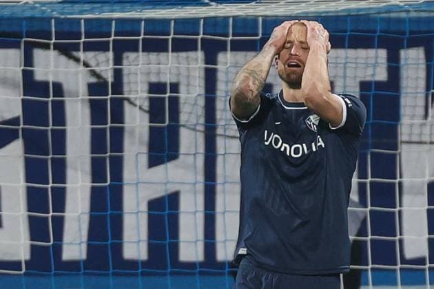 2. Bundesliga - VfL Bochum - SG Dynamo Dresden am 21.11.2025 im Vonovia Ruhrstadion in Bochum Philipp Hofmann (Bochum 33) unzufrieden, enttäuscht, enttaeuscht, niedergeschlagen.