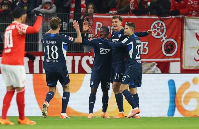 21.11.2025, Fussball Bundesliga, 1. FSV Mainz 05 - TSG 1899 Hoffenheim, emonline, emspor, v.l., Torjubel zum 0:1 durch Fisnik Asllani (TSG 1899 Hoffenheim), Goal celebration, celebrate the goal DFL DFB REGULATIONS PROHIBIT ANY USE OF PHOTOGRAPHS AS IMAGE SEQUENCES AND OR QUASI-VIDEO. xdcx Copyright: HMBxMedia Claus