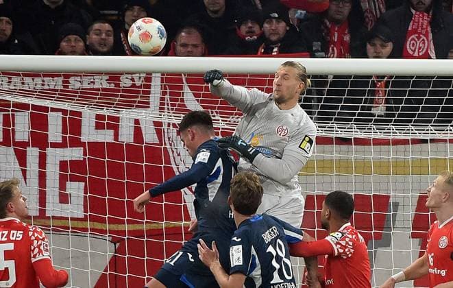 21.11.2025, xhbx, Fussball 1.Bundesliga, FSV Mainz 05 - TSG Hoffenheim v.l. Robin Zentner (FSV Mainz 05) (DFL DFB REGULATIONS PROHIBIT ANY USE OF PHOTOGRAPHS as IMAGE SEQUENCES and or QUASI-VIDEO) Mainz