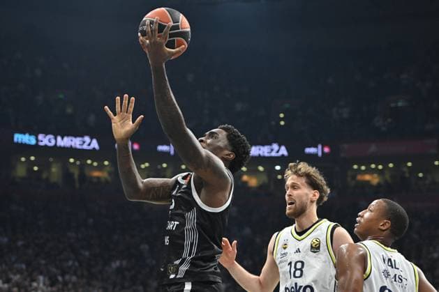 PARTIZAN vs FENERBAHCE ISTANBUL SHAKE MILTON Sejk Milton basketball Partizan vs Fenerbahce Istanbul Euroleague match at Beogradska arena, Belgrade 21.11.2025 Foto: BASKETBALL, EUROLEAGUE, PARTIZAN, FENERBAHCE ISTANBUL Belgrade Stark Belgrade arena Serbia Copyright: xMarkoxMetlas xMNxPressx