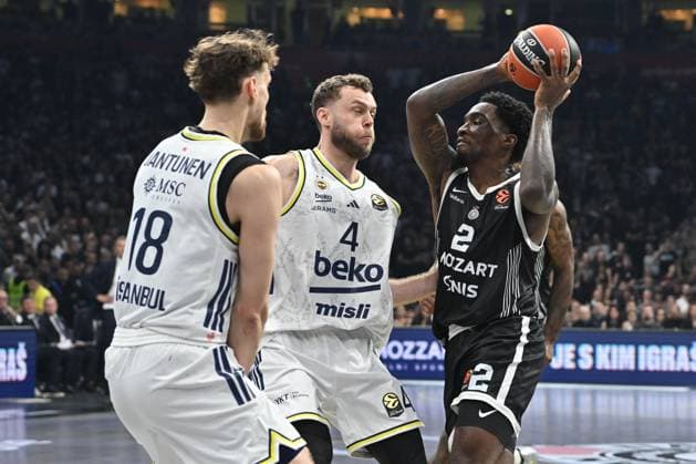 PARTIZAN vs FENERBAHCE ISTANBUL SHAKE MILTON Sejk Milton vs NICOLO MELLI Nikolo Meli basketball Partizan vs Fenerbahce Istanbul Euroleague match at Beogradska arena, Belgrade 21.11.2025 Foto: BASKETBALL, EUROLEAGUE, PARTIZAN, FENERBAHCE ISTANBUL Belgrade Stark Belgrade arena Serbia Copyright: xMarkoxMetlas xMNxPressx