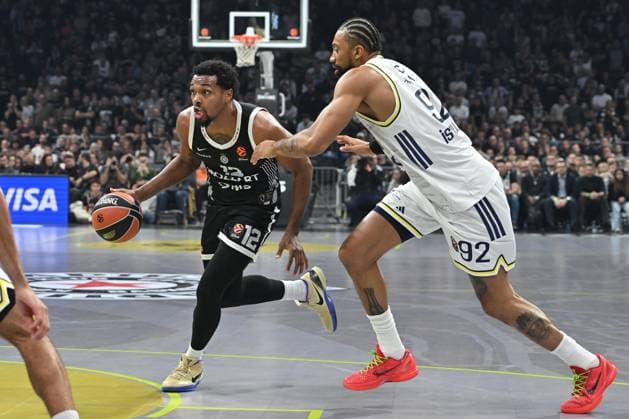PARTIZAN vs FENERBAHCE ISTANBUL STERLING BROWN Sterling Braun basketball Partizan vs Fenerbahce Istanbul Euroleague match at Beogradska arena, Belgrade 21.11.2025 Foto: BASKETBALL, EUROLEAGUE, PARTIZAN, FENERBAHCE ISTANBUL Belgrade Stark Belgrade arena Serbia Copyright: xMarkoxMetlas xMNxPressx
