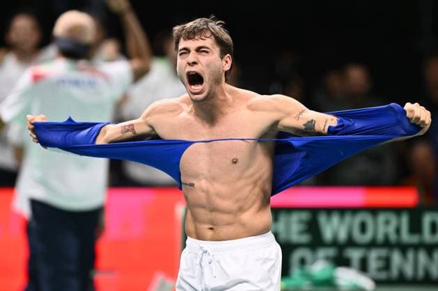 Flavio Cobolli of Italy celebrate the victori of the Davis Cup Semi-Final match between Flavio Cobolli of Italy and Zizou Bergs of Belgium at Supertennis Arena - Bolognafiere on November 21, 2025 in Bologna, Italy  Copyright: xDomenicoxCippitelli IPAxSportx xipa-agency.netx xx IPA_68222946 IPA_Agency_IPA68222946