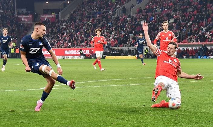 21.11.2025, xhbx, Fussball 1.Bundesliga, FSV Mainz 05 - TSG Hoffenheim v.l. David Jurasek (TSG 1899 Hoffenheim) (DFL DFB REGULATIONS PROHIBIT ANY USE OF PHOTOGRAPHS as IMAGE SEQUENCES and or QUASI-VIDEO) Mainz