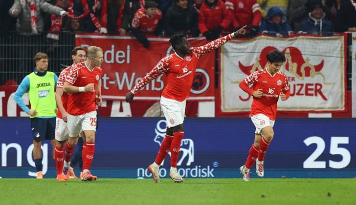 21.11.2025, Fussball Bundesliga, 1. FSV Mainz 05 - TSG 1899 Hoffenheim, emonline, emspor, v.l., Torjubel zum 1:1 von Danny Da Costa (FSV Mainz 05), Goal celebration, celebrate the goal DFL DFB REGULATIONS PROHIBIT ANY USE OF PHOTOGRAPHS AS IMAGE SEQUENCES AND OR QUASI-VIDEO. xdcx Copyright: HMBxMedia Claus