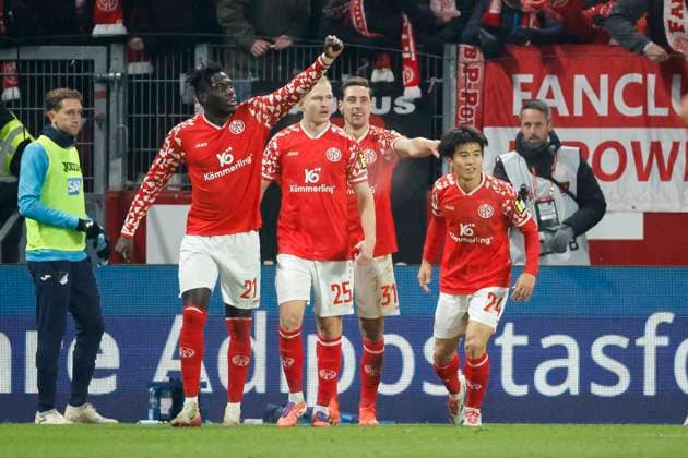 Torjubel 1.FSV Mainz beim 1:1 durch Danny da Costa (1.FSV Mainz, 21) , Deutschland, Fussball, 1. Bundesliga, 11.Spieltag, 2025 2026, 1.FSV Mainz vs. TSG 1899 Hoffenheim, 21.11.2025, Mewa Arena, Mainz, Deutschland Mainz Mewa Arena Rheinland-Pfalz Deutschland Copyright: xGrantxHubbsx