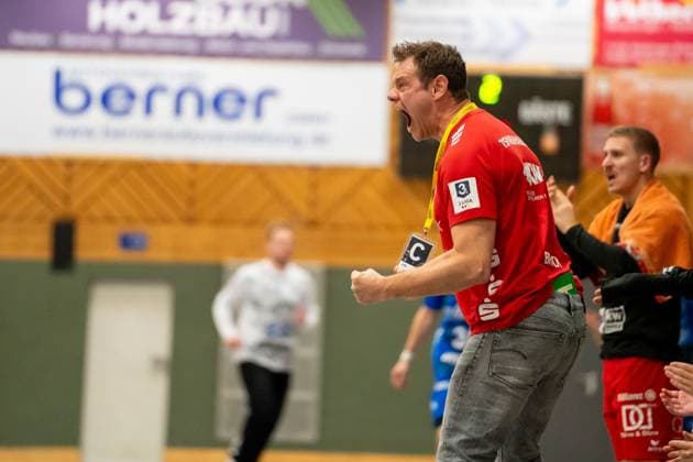 Handball I Herren I Saison 2025-2026 I 3. Liga I 12. Spieltag I TV Bittenfeld 2 - TSV Neuhausen Filder 1898 I 21.11.2025 Trainer Daniel Brack (TSV Neuhausen) Waiblingen Gemeindehalle Bittenfeld Baden-Württemberg Deutschland Copyright: xLobeca MaxxPetershansx